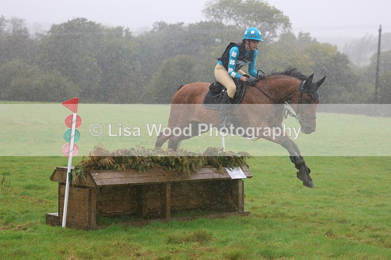 3E7A1886 - Class 4: 80cm: Box