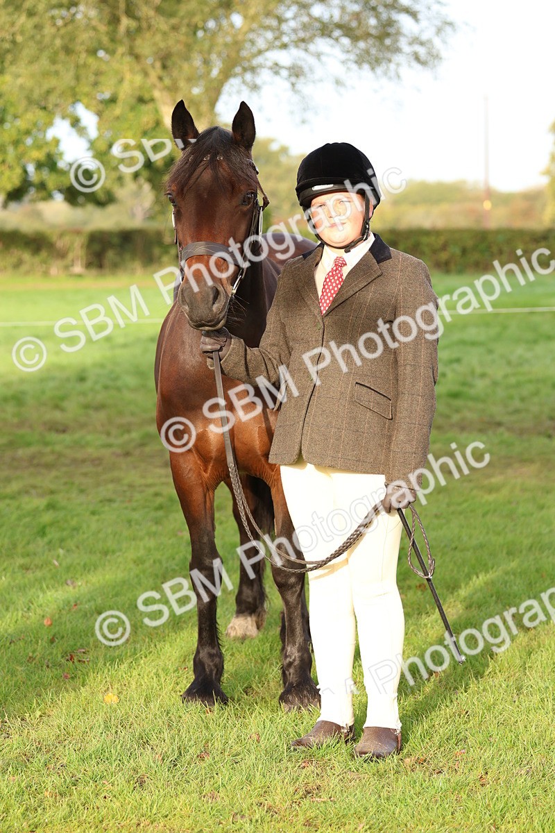 SBM_54846 - S39 - Starters In Hand Showing