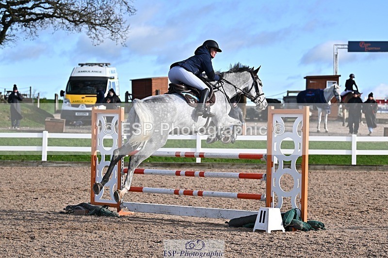 251119-131425-00439 - Cls 4 Newcomers and 1.10m Open