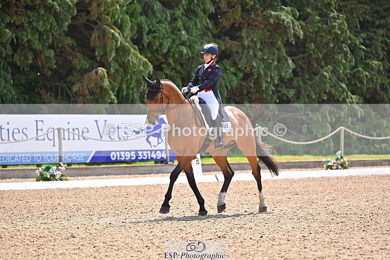 250523A-122517-06531 - D-468-Laura.Collett-LONDON.52