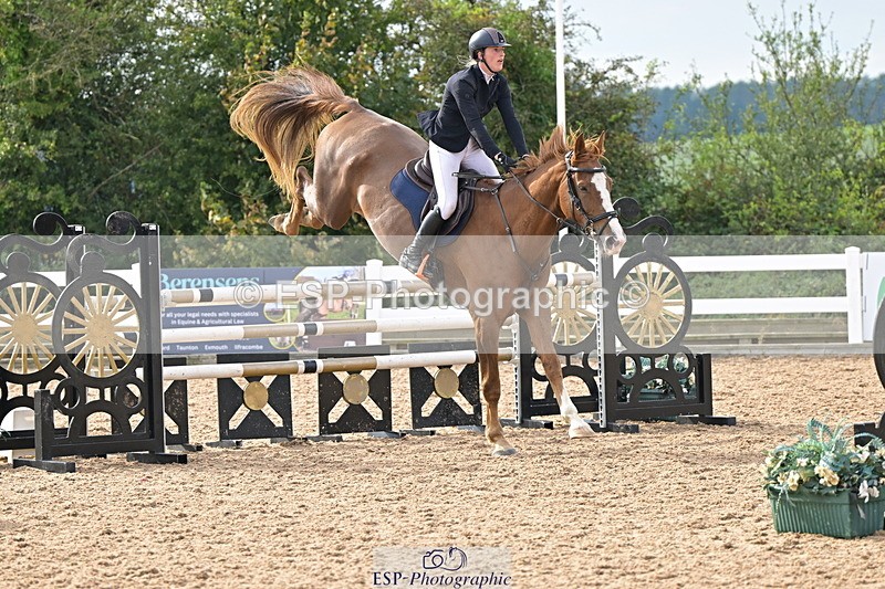 241004A-150404-02648 - Fri 12 1.15m Members Cup