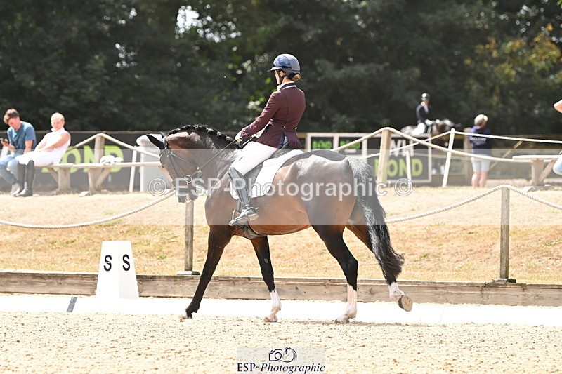 250808A-154548-01619 - 134-Lucy.AmyPretty.Karla