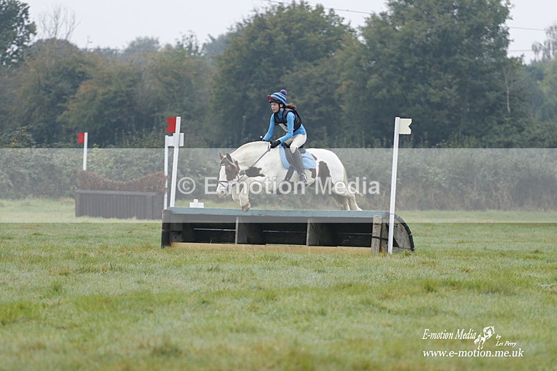 WWHT 171021 0460 - Novice Restricted (0.80m)  17/10/21
