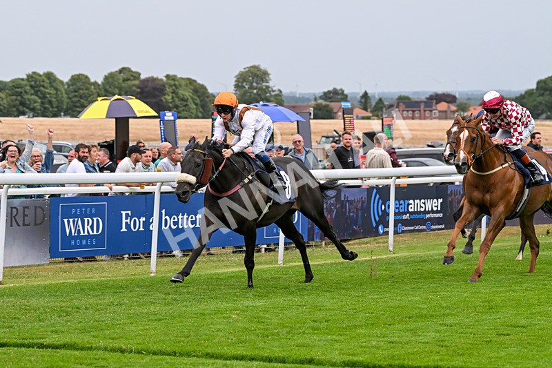 040725-Race 2-Emeralds Pride-4304 - Race 2