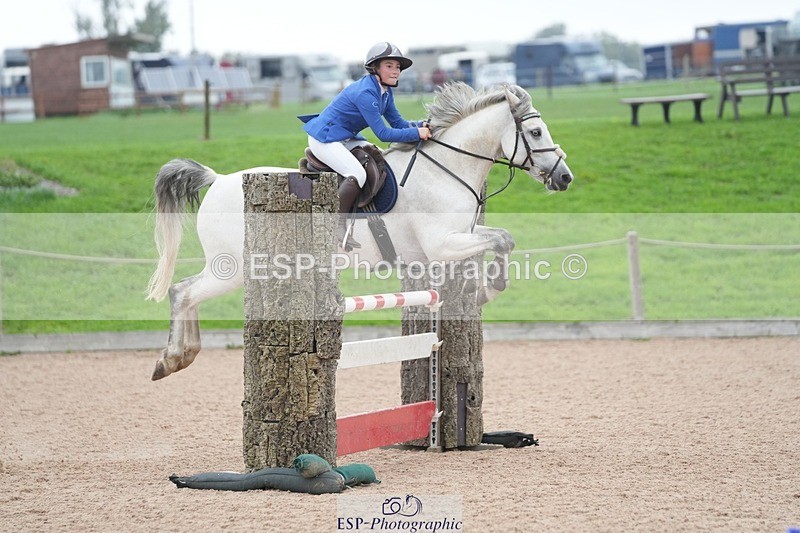 250920-123056-01281 - Cls 10 Pony Foxhunter and 1.10m