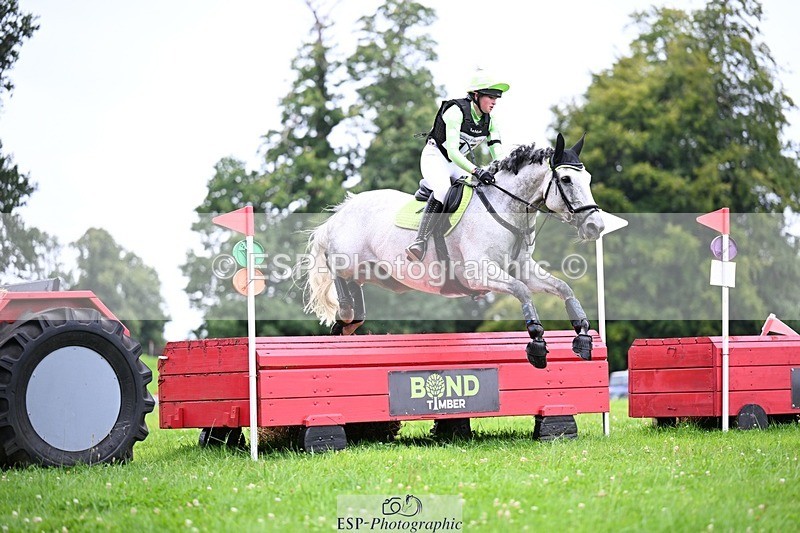 240803-120404-03065 - 017-Caitlyn_Faull-PENNINEVIEW_SUMMER