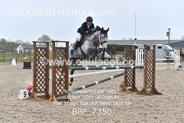 BPP_7350 - CLASS 9 FRI  Senior Newcomers/ 1.10m Open