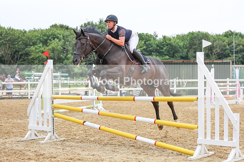 3E7A6436 - Class 8: Senior Newcomers/1.10m open