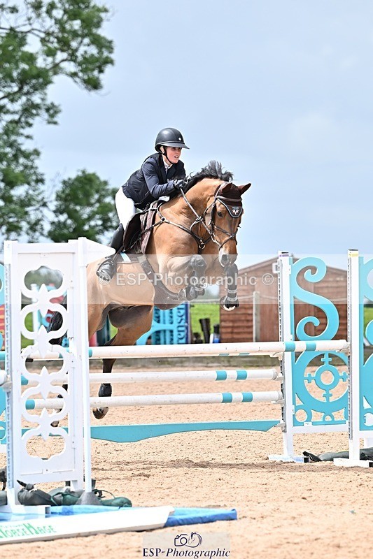 260610-121253-00386 - Cls 5 Snr Newcomers and 1.10m