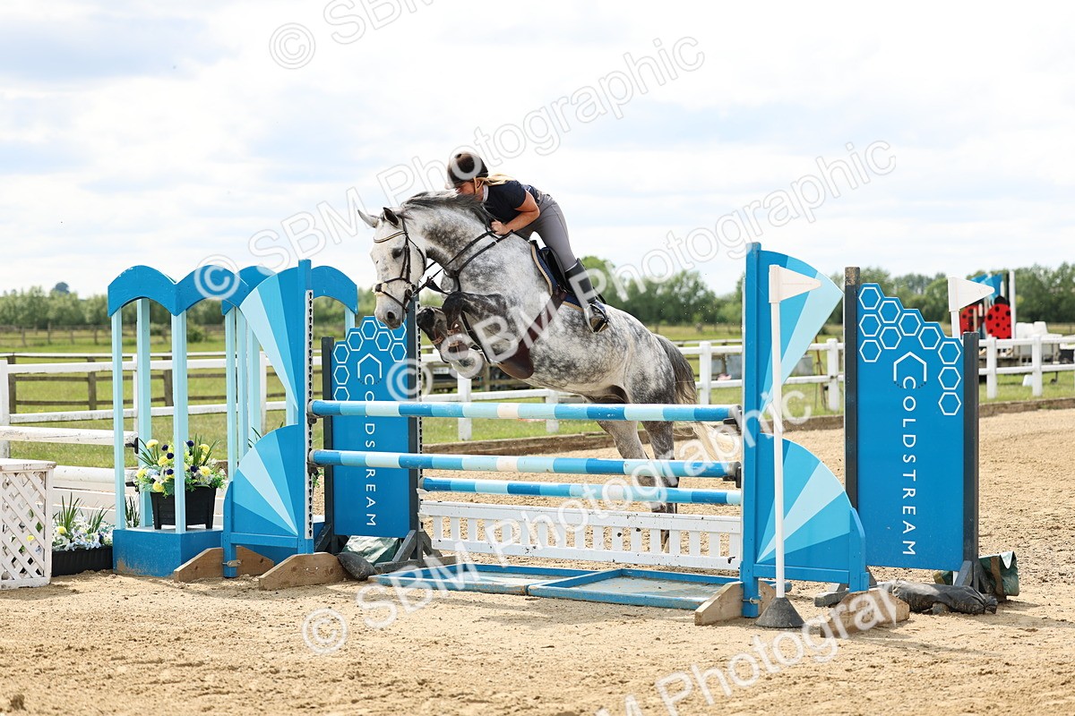 SBM_005994 - Class 19 - Senior Newcomers - 1.10m