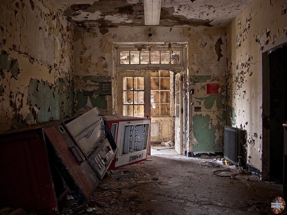 Abandoned Asylums and Institutions photo - Abandoned America