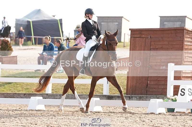 250817-090600-07093 - 121-Daisy.HedgesFelicia.v