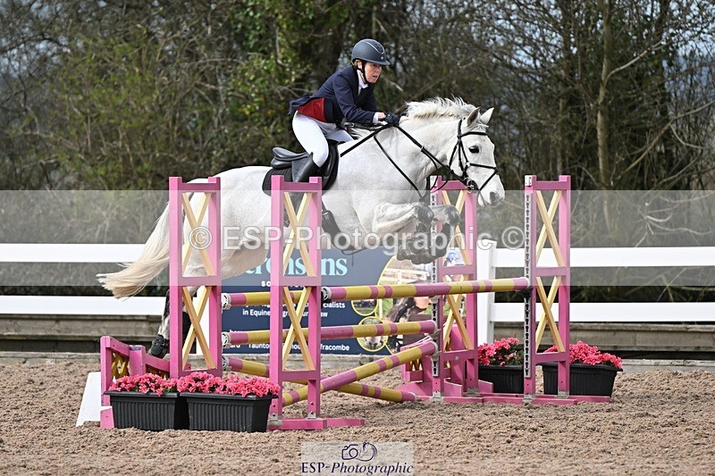 250328-103135-01282 - Cls 8 British Novice and 90cm