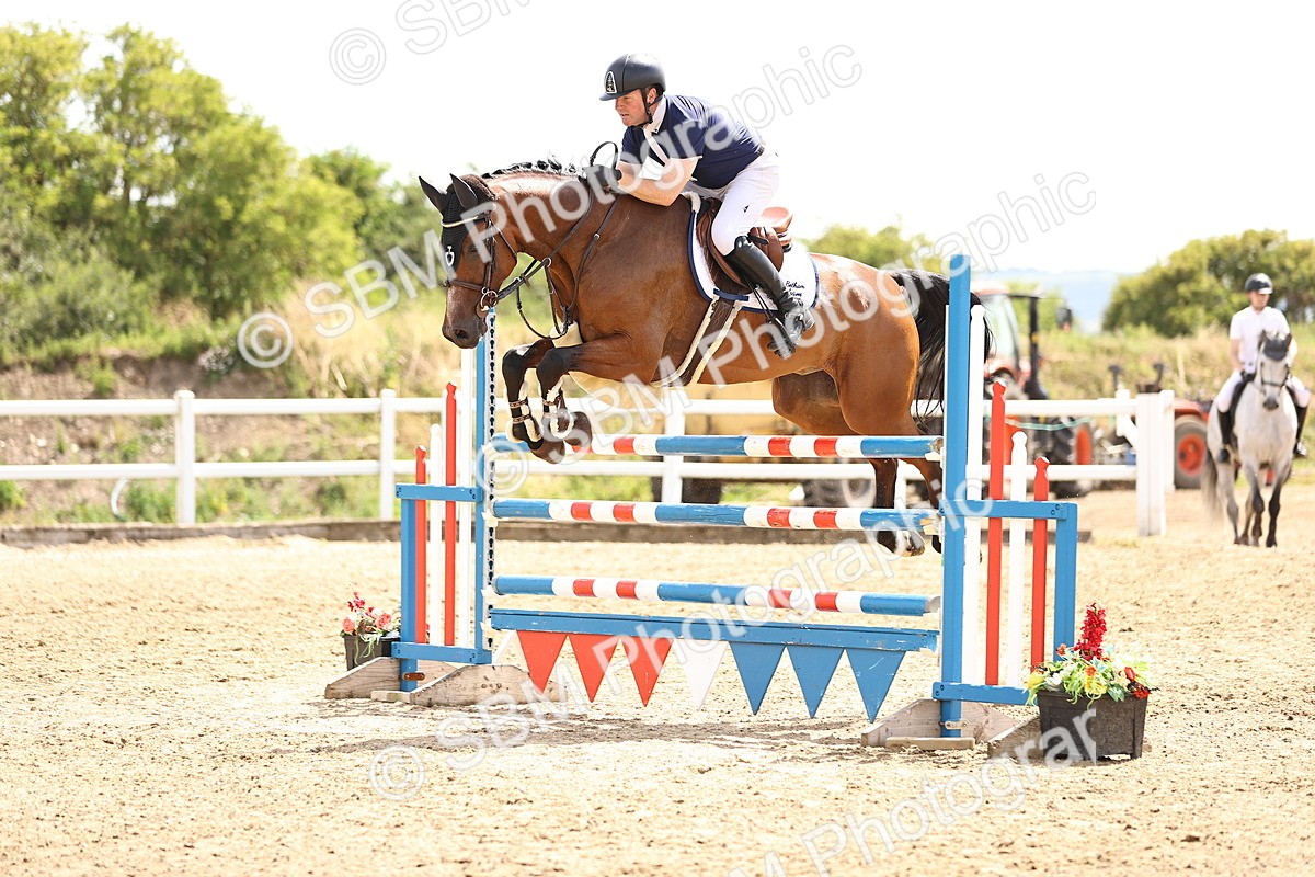 SBM_000598 - Class 15 - Redpost Equestian Senior Foxhunter - 1.20m