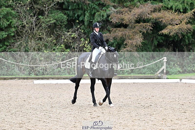 251022A-151917-00512 - B-111-Polly.Walker