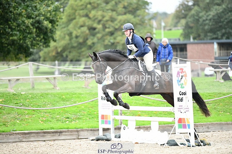 251004A-173104-02477 - Classes 12 & 13 90cm