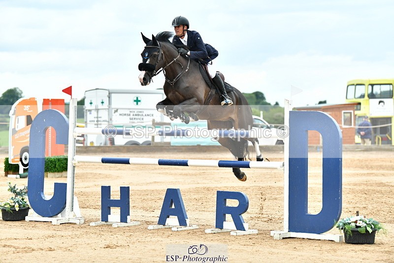 230720A-145656-03633 - Cls 9, 2 Star Big 1.40m Start to break