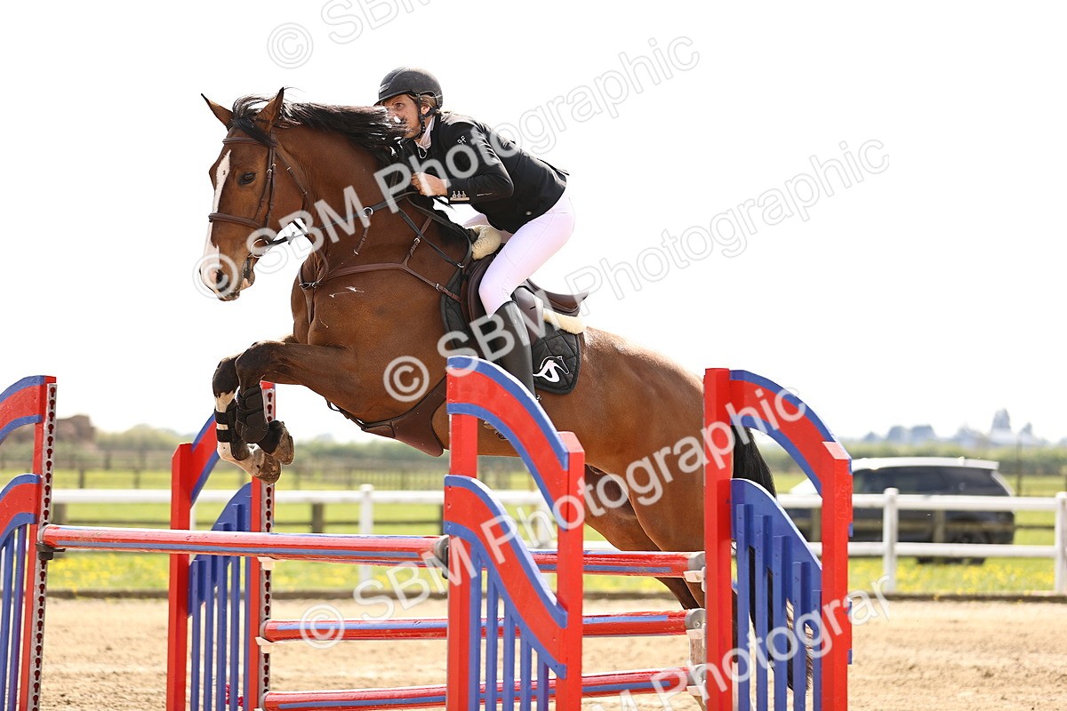  - Class 13 - Senior Foxhunter - 1.20m