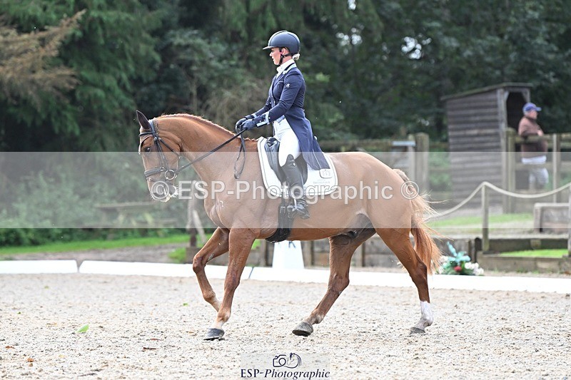 231019-121832-02723 - 043-OTTENTIK.NOBILITY-Dani.Evans-DR