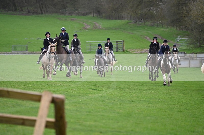 WJ6_9124 - Line Three