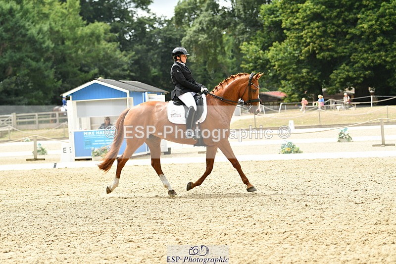 250718A-140550-01981 - 068-Stacey.Escrig-JOIE.DE.VIVRE.III