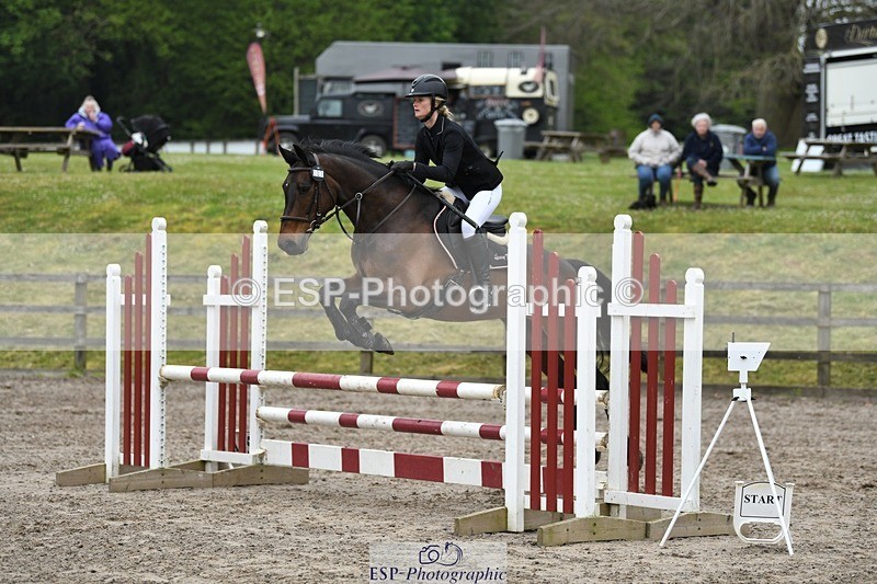 230512-093501-00341 - Cls 10 Snr 85cm Schooling