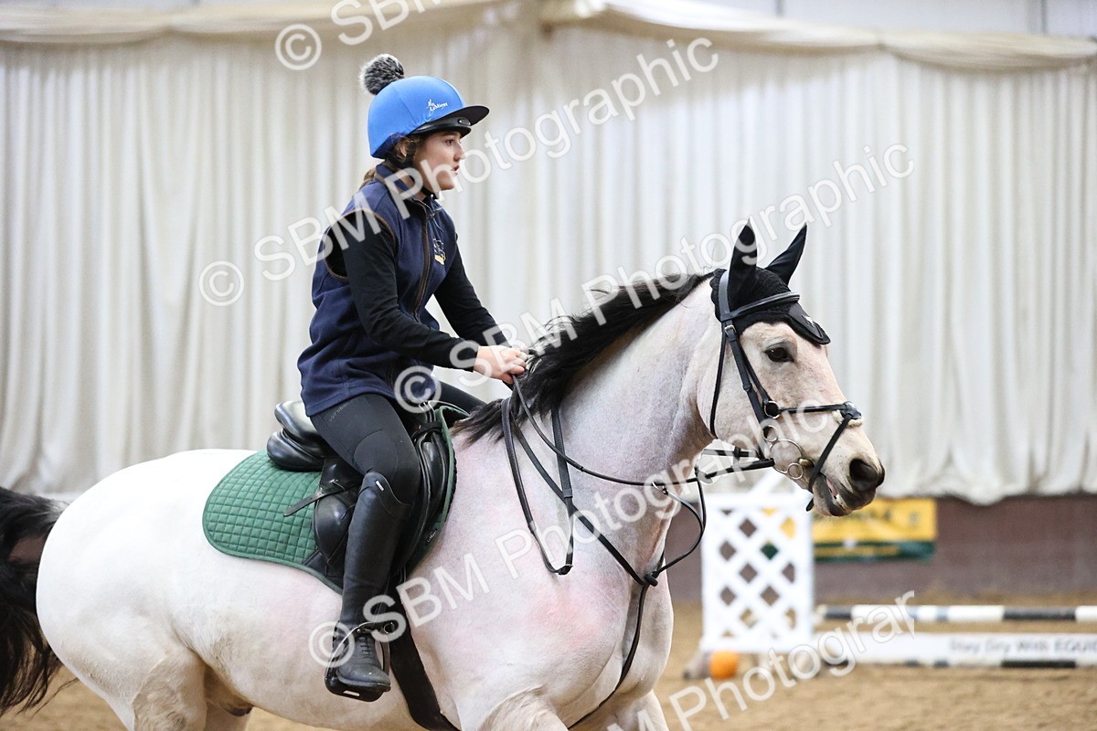 SBM_001203 - Class 3 - Horse & Hound 60cm