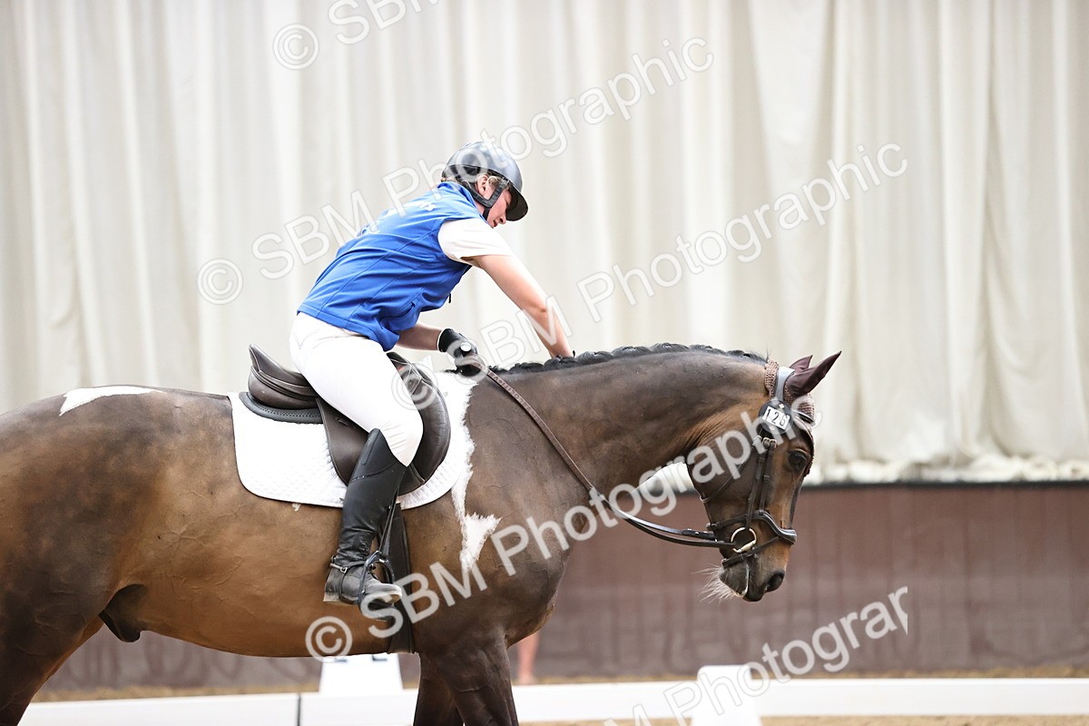 SBM_001820 - Novice 4 - 11.15-13.22