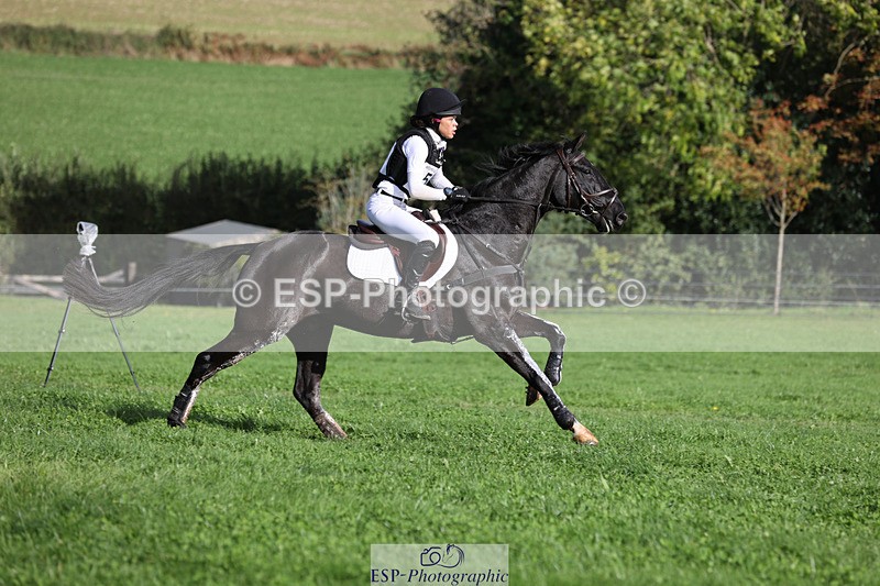 241025-114446-06553 - 052-Lydia.Heywood-JUST.THE.BISCUIT