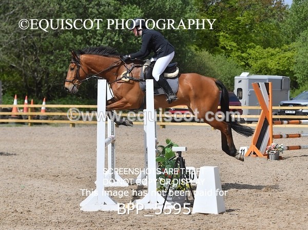 BPP_5595 - CLASS 24 SUN Senior BritiNovice/ 90cm Open