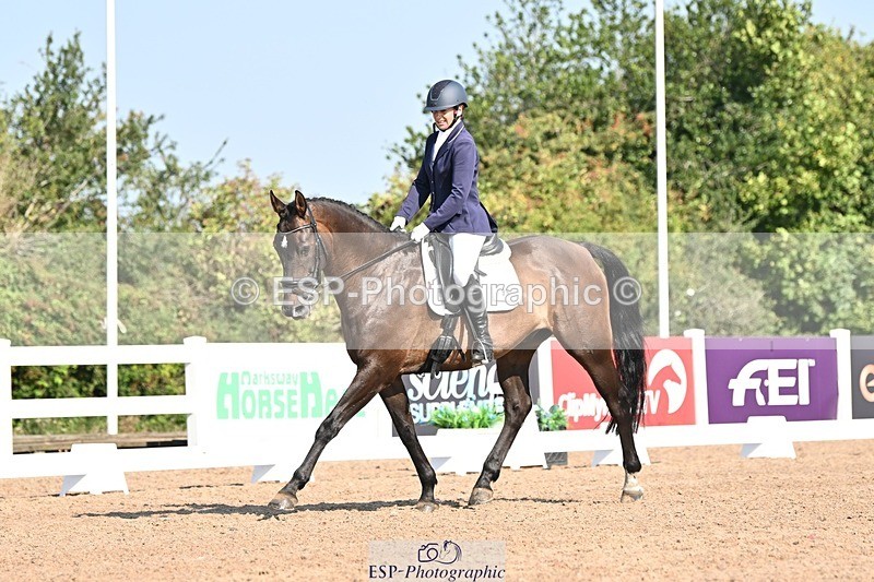 250816-100004-03014 - 096-Louisa.ChattingFirst.Mohican.II