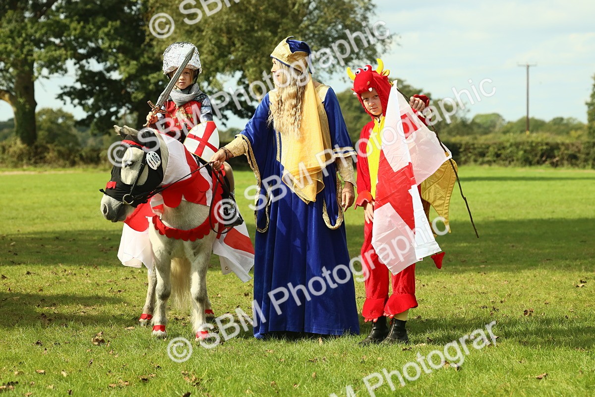 SBM_63633 - S35 - Fancy Dress Showing