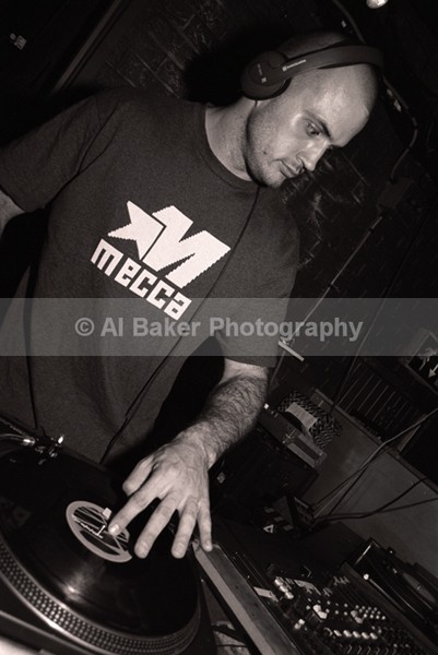 49 roscoe - Sub Tub @ music box 02.06.02