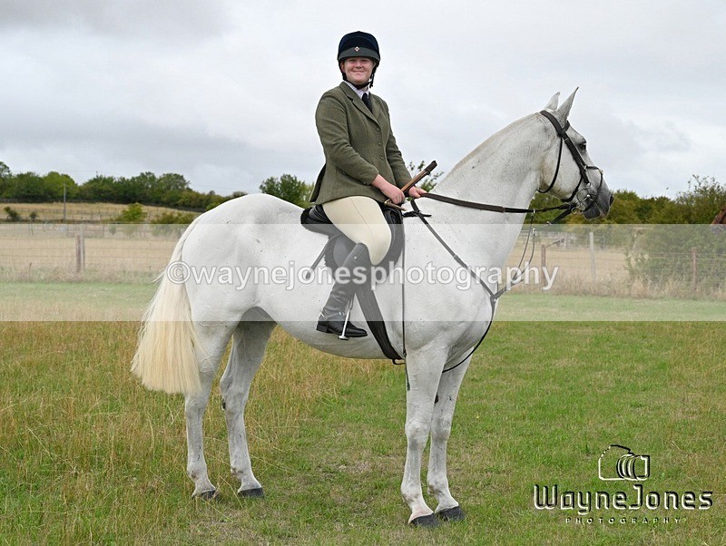 WJ7_0621 - Berks & Bucks Hound Exercise Blewbury 13-09-26