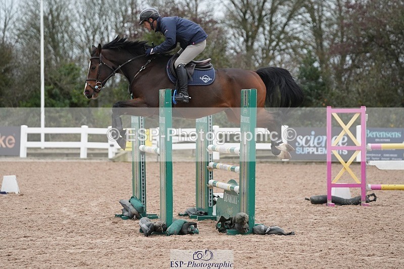 251109-111708-03516 - Cls 20 Newcomers and 1.10m Open