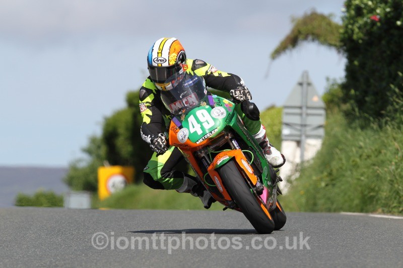 Adam Child Kawasaki / MCN/KEN URWIN RACING - Bikenation Lightweight TT