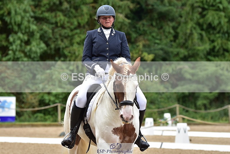 250719A-103820-03747 - 092-Rachael.Smaldon-Nadderbrook.Biscuit