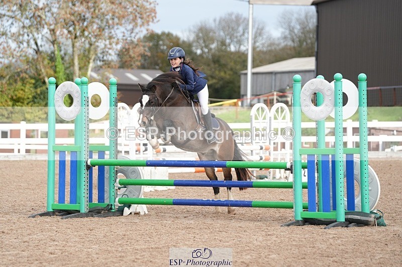 251026-120435-02311 - Cls 4 Pony Winter Novice + 80cm Open
