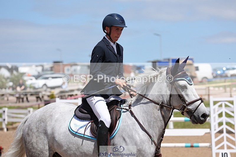 240629A-141113-06731 - Cls 19 Foxhunter and 1.10m Open