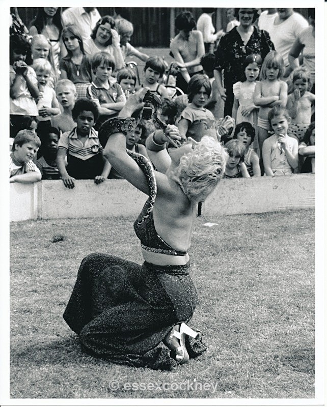  - Open air Circus Barmy park Bethnal green