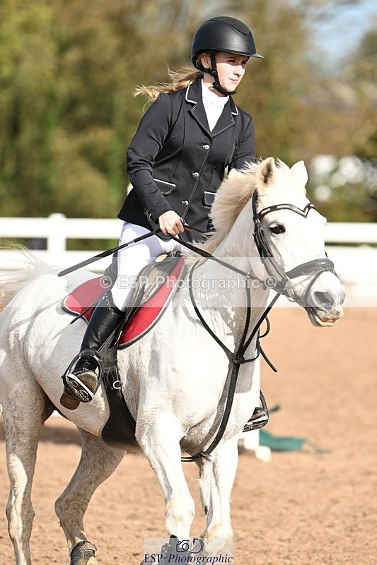 241026A-115423-00823 - SAT Cls 8 Pony Discovery and 90cm Open