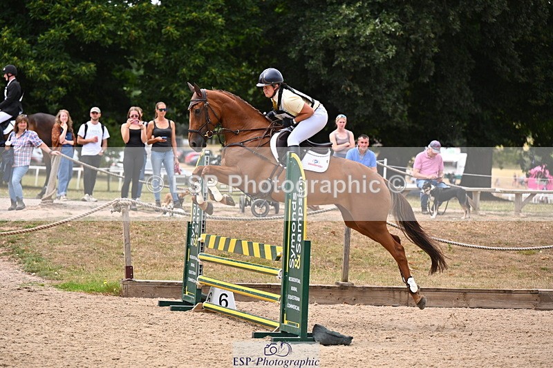 250802A-135359-05641 - F-261-Lizzie.Luxton-ROYAL.POINT.EMBER