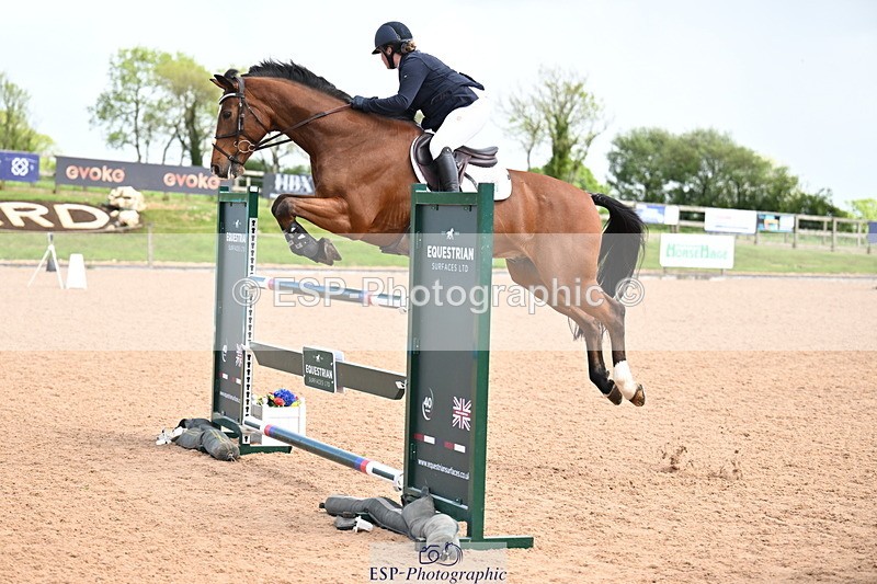 260513B-150524-01215 - Cls 6 Snr Fox and 1.20m Open