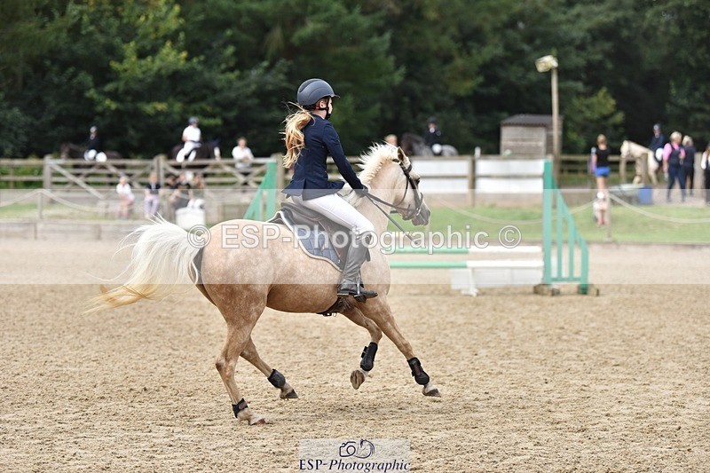 240802-101154-00733 - 70cm Round 1