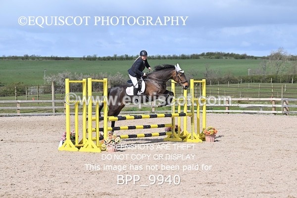 BPP_9940 - CLASS 19 SUN Senior British Novice/ 90cm Open