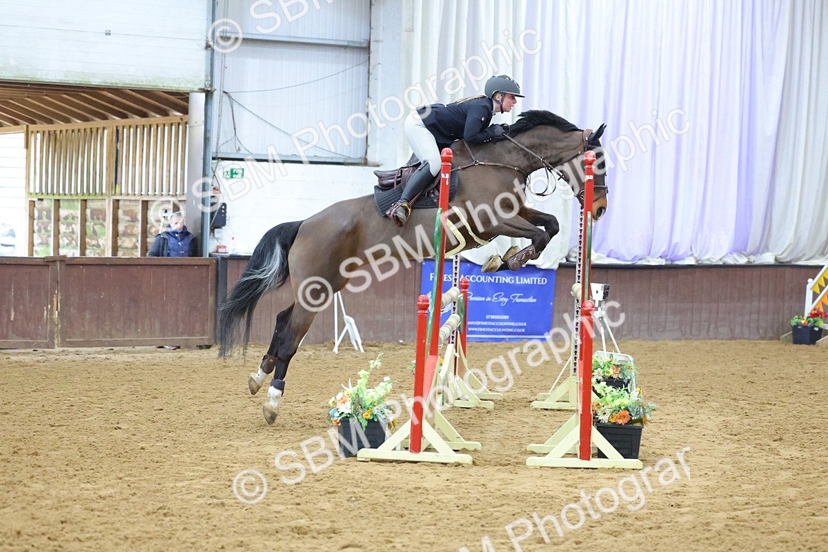 SBM_010609 - Class 23 - Senior Newcomers/ 1.10m Open - First Round (1.10m)