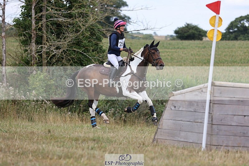 250802A-144535-05113 - F-258-Rachael.Whittaker-STAR