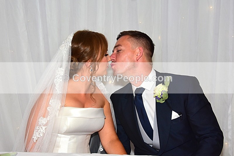 CON-589 - Toni & Liam