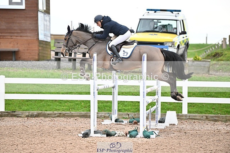 241206-122012-00678 - Cls 5 Newcomers and 1.10m Open