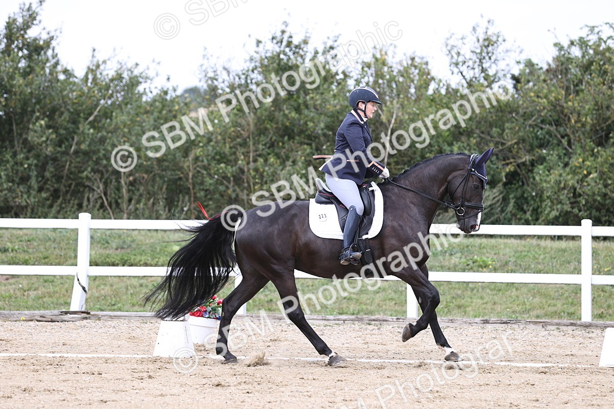 SBM_017586 - Class 14 - Novice 23 - 13.52-14.55